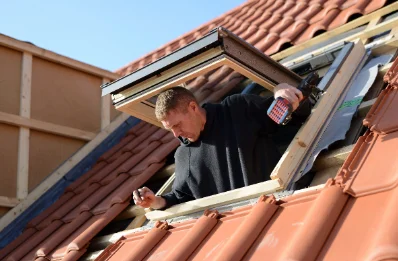 Pose de fenêtres de toit Velux à Étriac